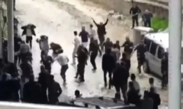 Τουρκία: Φονικός καυγάς δύο οικογενειών με πέτρες, μαχαίρια, ξύλα και όπλα – 3 νεκροί, 25 τραυματίες