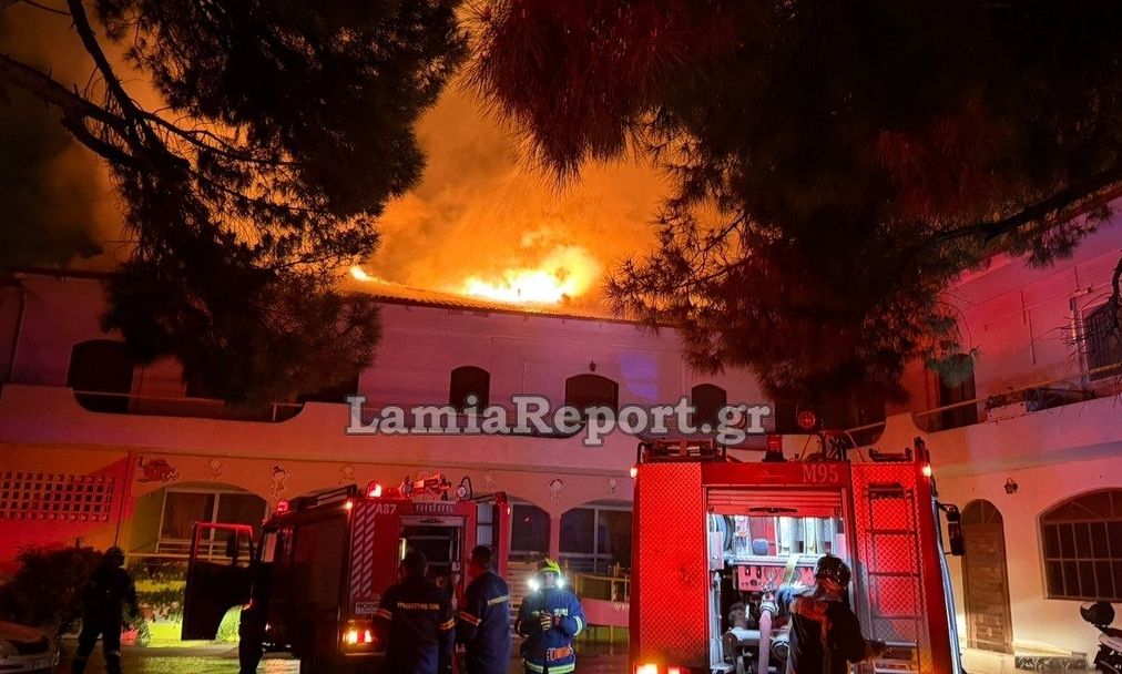 Φωτιά σε σπίτι στη Λαμία – Εγκλωβίστηκαν άτομα