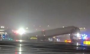 Σύγκρουση αεροσκάφους της Air Canada με πυροσβεστικό όχημα στο αεροδρόμιο Λα Γκουάρντια – 1 νεκρός