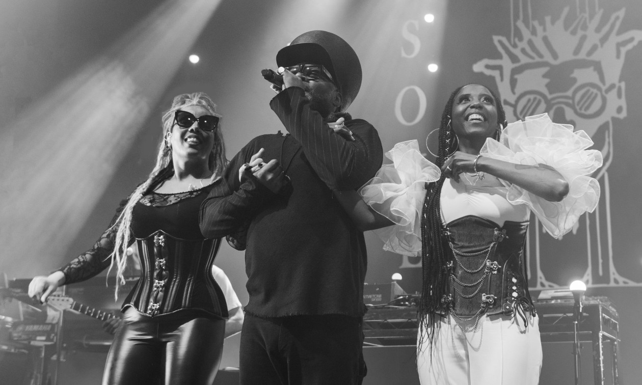 Soul II Soul στο Sani Festival – Η ιστορία, ο ρυθμός και η διαχρονική τους ενέργεια