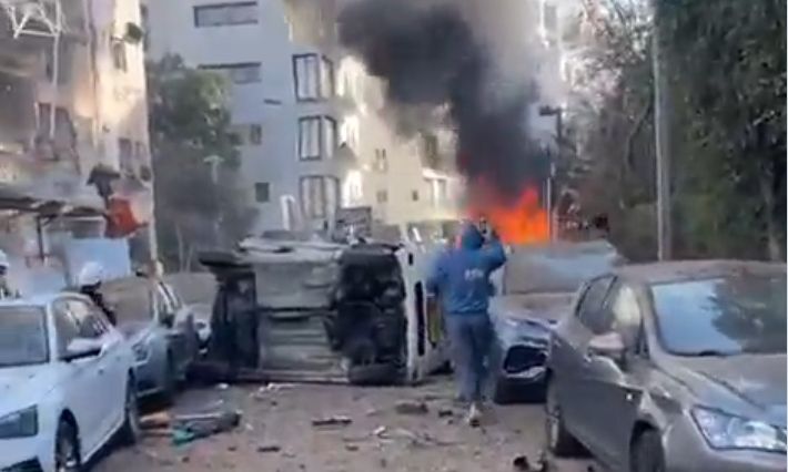 Ισραήλ: Έξι ελαφρά τραυματίες στο Τελ Αβίβ από ιρανική πυραυλική επίθεση