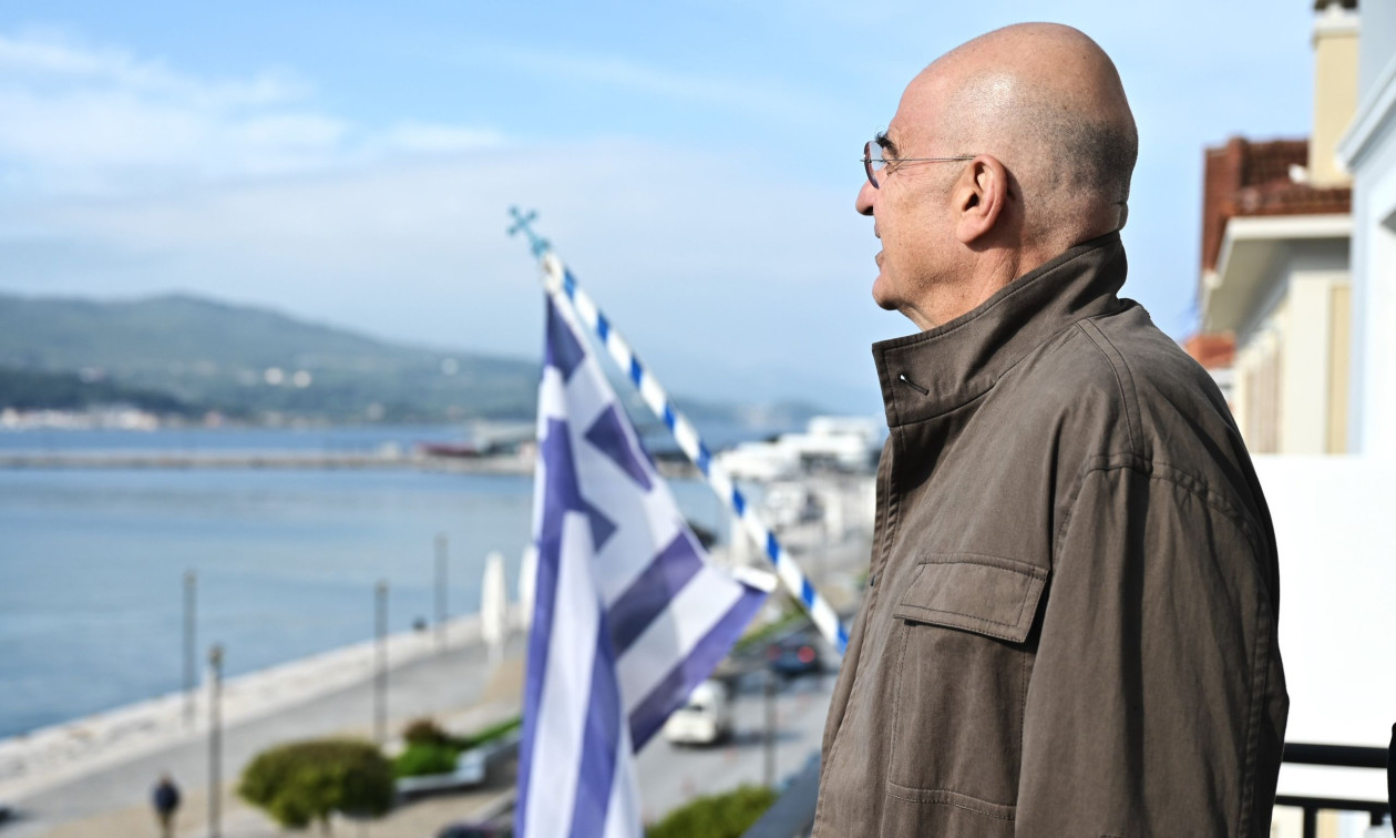 Τα μηνύματα Δένδια και Χούπη για την επέτειο της 25ης Μαρτίου