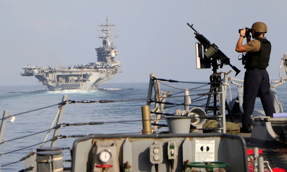 Το Ιράν δημοσιοποιεί «βίντεο επίθεσης σε αμερικανικό αεροπλανοφόρο», ενώ απορρίπτει το σχέδιο Τραμπ