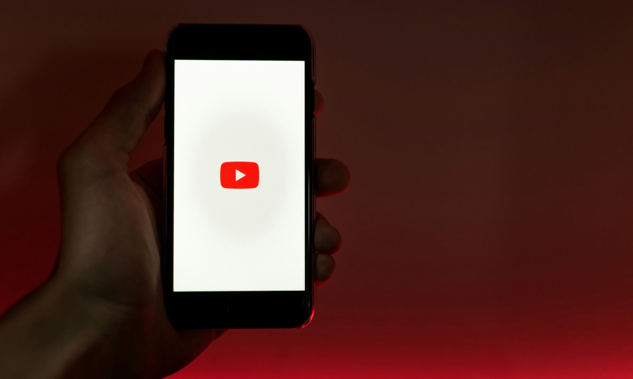 Η Meta και το YouTube κρίθηκαν υπεύθυνες σε μια ιστορική δίκη για τον εθισμό στα social media