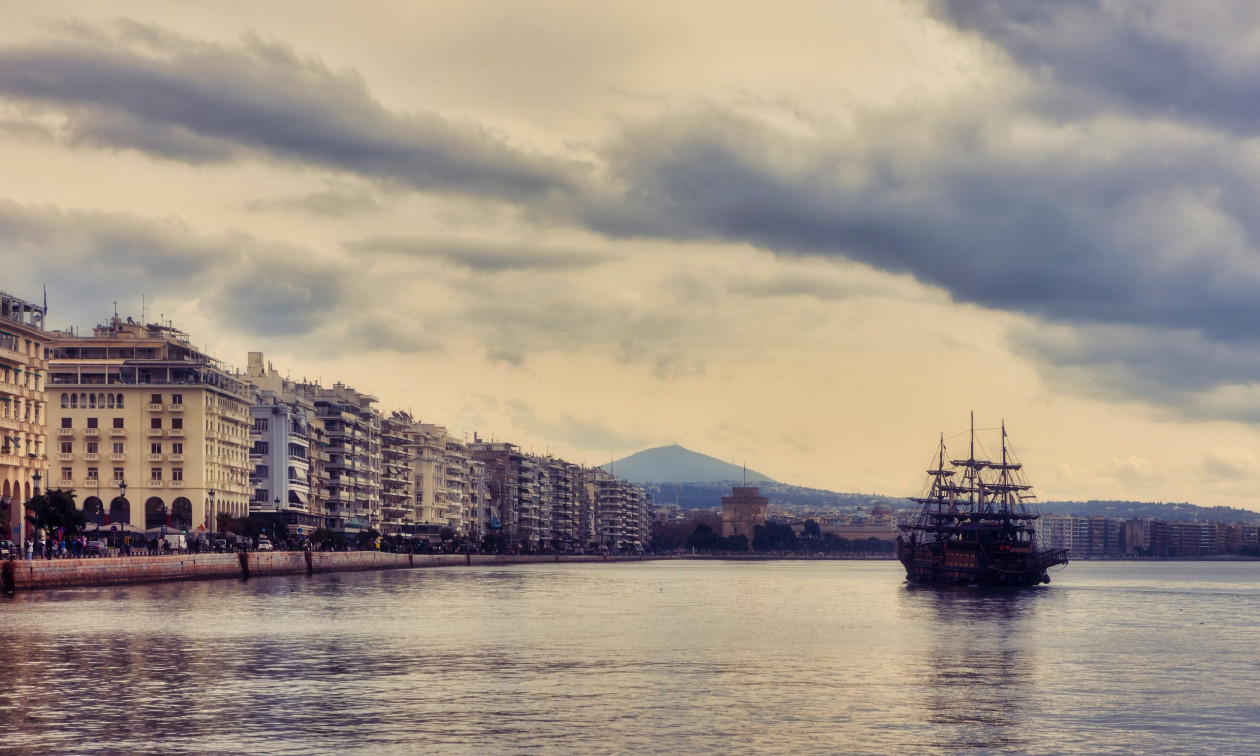 Θεσσαλονίκη: Γυναίκα έπεσε στον Θερμαϊκό