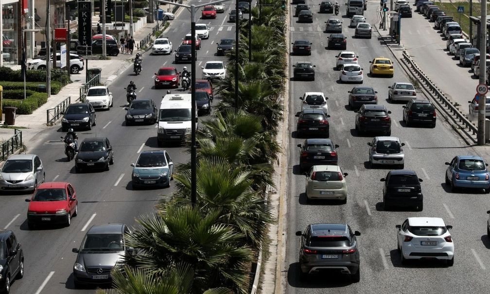 Καραμπόλα πέντε οχημάτων στην Παραλιακή – Προβλήματα στην κυκλοφορία
