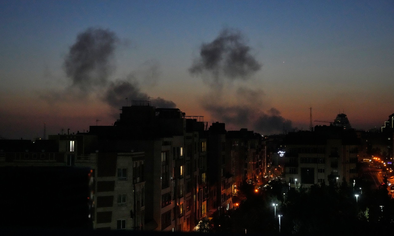 Ιράν: Μπλακ άουτ σε περιοχές της Τεχεράνης μετά τις αεροπορικές επιδρομές