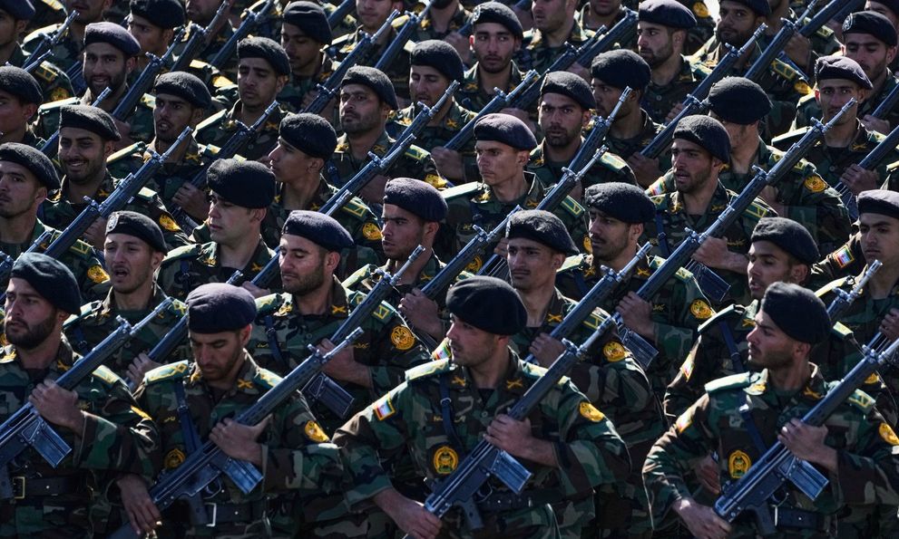Αxios: O στρατός του Ιράν – Tα δυνατά σημεία και τα πλήγματα που έχει δεχθεί από ΗΠΑ-Ισραήλ