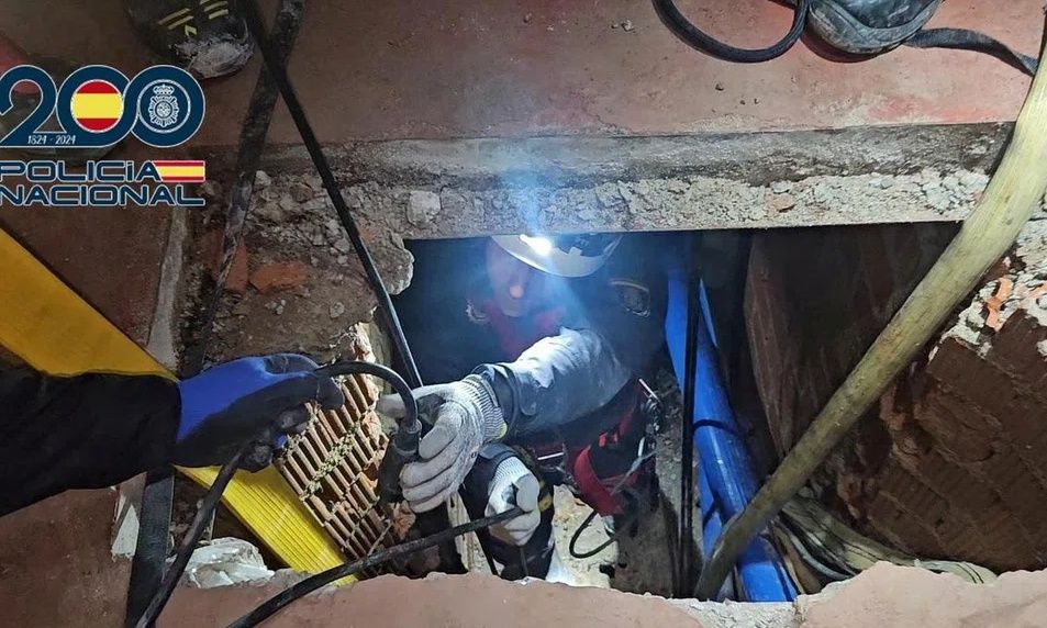 Ισπανία: Εντοπίστηκε τριώροφη υπόγεια σήραγγα για μεταφορά κάνναβης από το Μαρόκο
