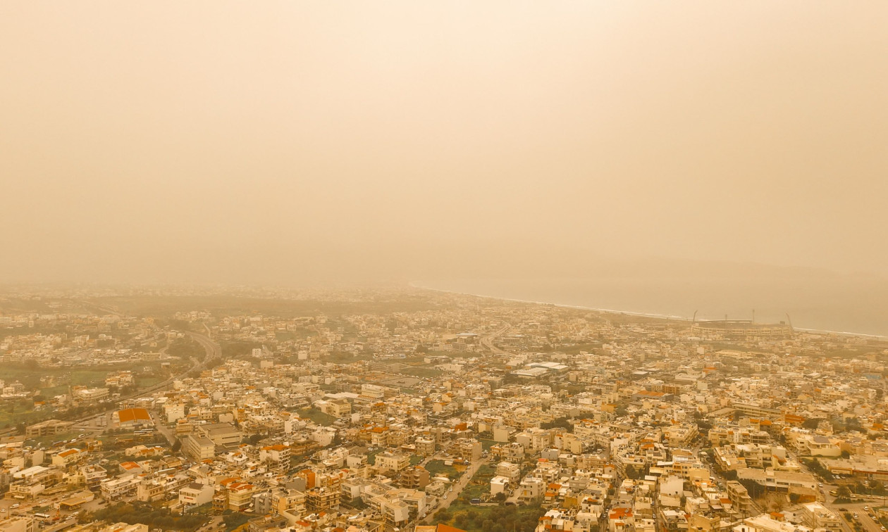 Αφρικανική σκόνη: Σε εξαιρετικά υψηλά επίπεδα η συγκέντρωση στην Κρήτη – Έφτασε τα 3826 mg την ώρα
