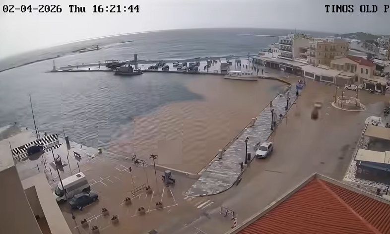 Τήνος: Η θάλασσα έγινε καφέ μέσα σε πέντε λεπτά – Εντυπωσιακό time-lapse