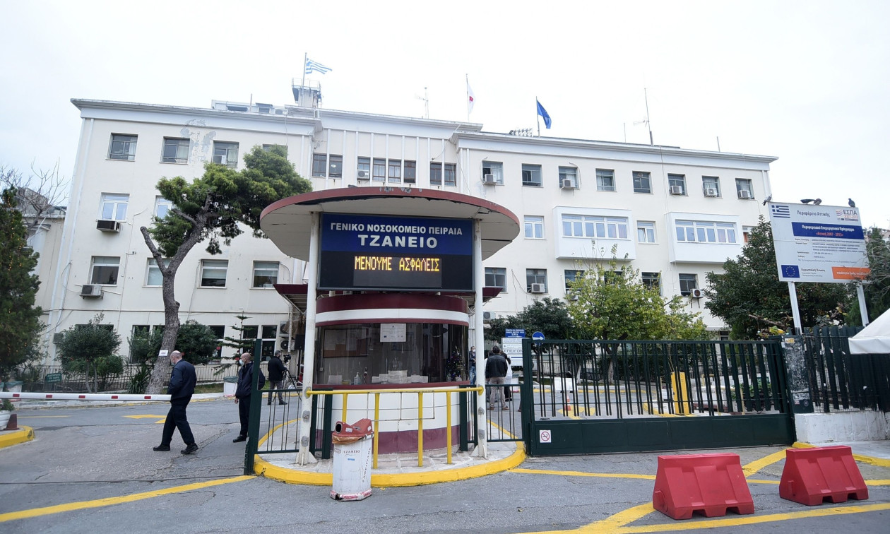 Πειραιάς: 17χρονος παρασύρθηκε από λεωφορείο – Δίνει μάχη για τη ζωή του