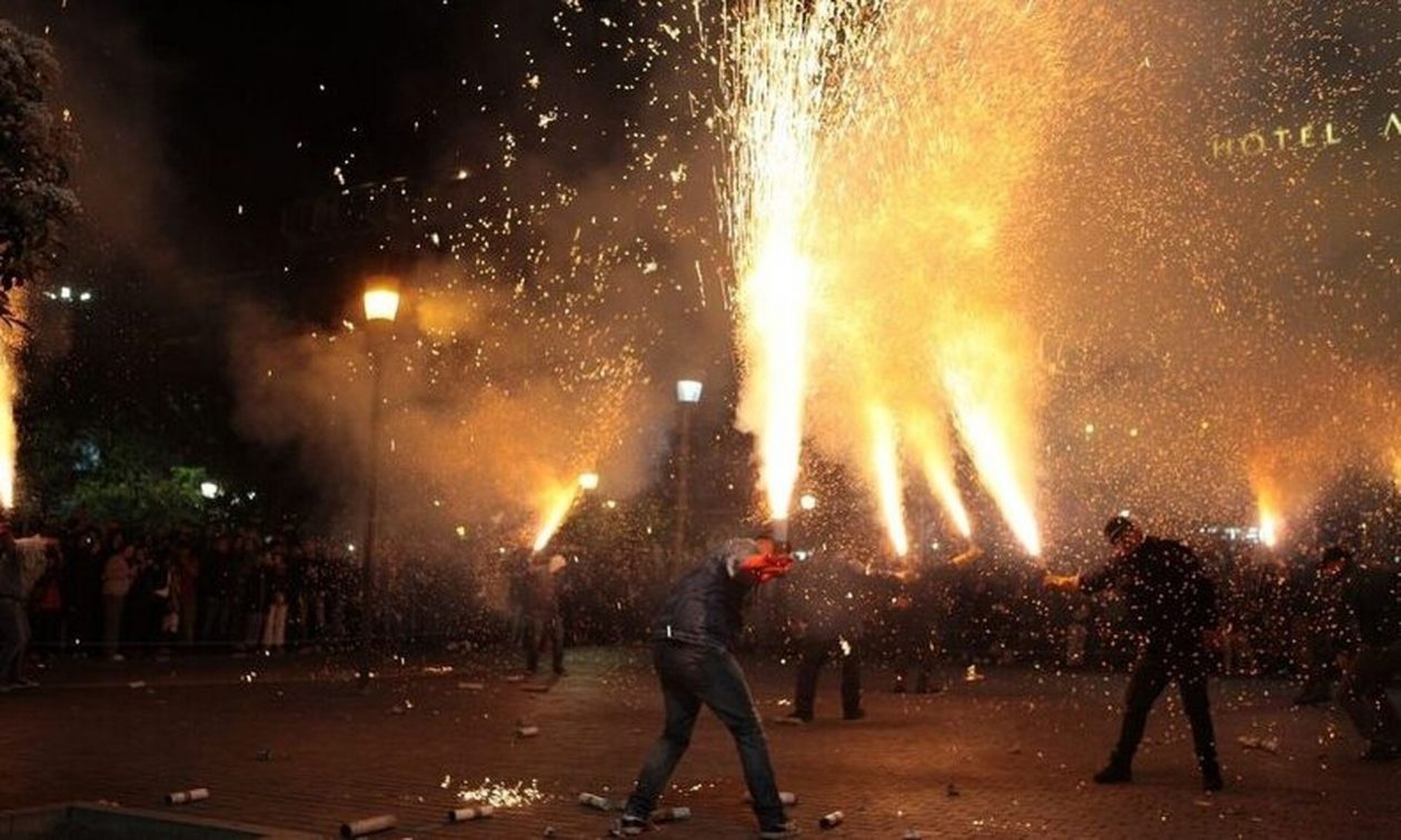 Βεγγαλικά: Σε επιφυλακή οι αρχές ενόψει Πάσχα για «πυριτιδαποθηκές» – Τα «τσουχτερά» πρόστιμα