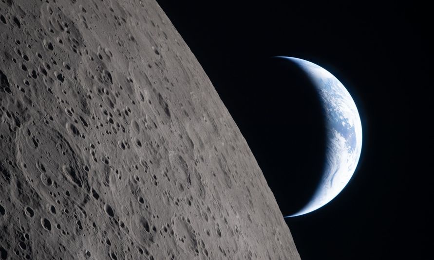 Artemis II: H ιστορική «βόλτα» γύρω από τη Σελήνη σε 5 στιγμιότυπα που κόβουν την ανάσα