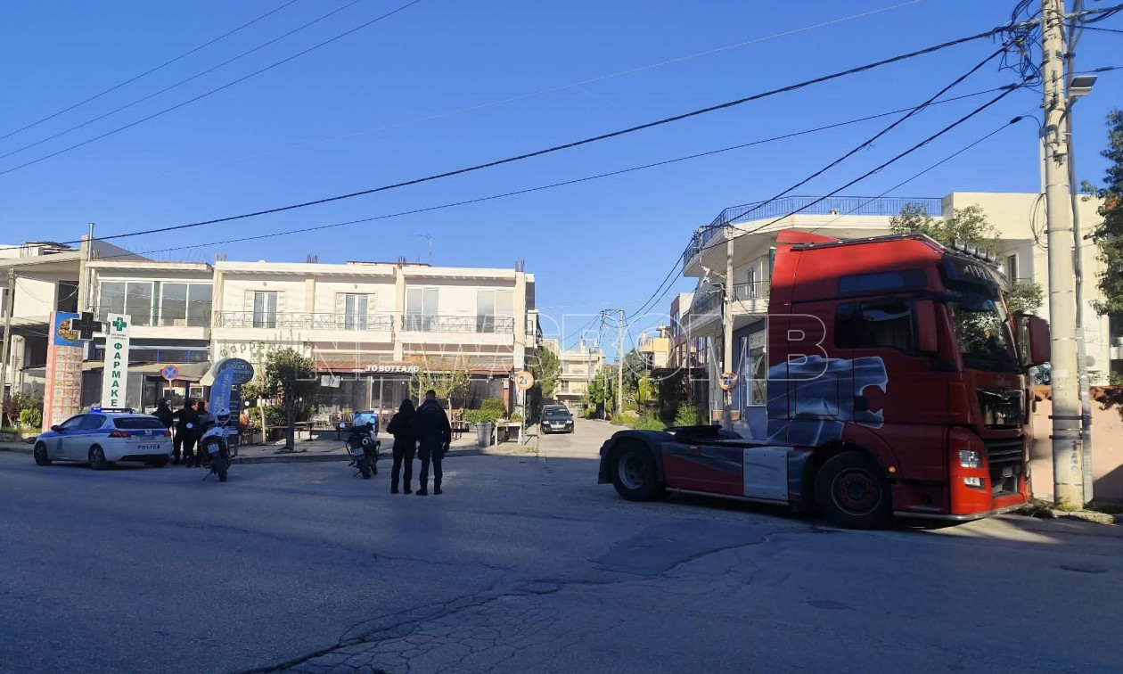 Μενίδι: Βίντεο από την παράσυρση της 82χρονης – Δίωξη για ανθρωποκτονία στον οδηγό νταλίκας