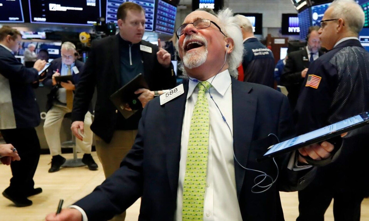 «Ανάσα» στη Wall Street – Μεγάλα κέρδη στους δείκτες έφερε η εκεχειρία στο Ιράν