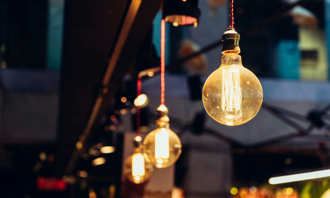 Λογαριασμοί ρεύματος: Κάτω από τα 15 λεπτά/kWh τα τιμολόγια τον Απρίλιο