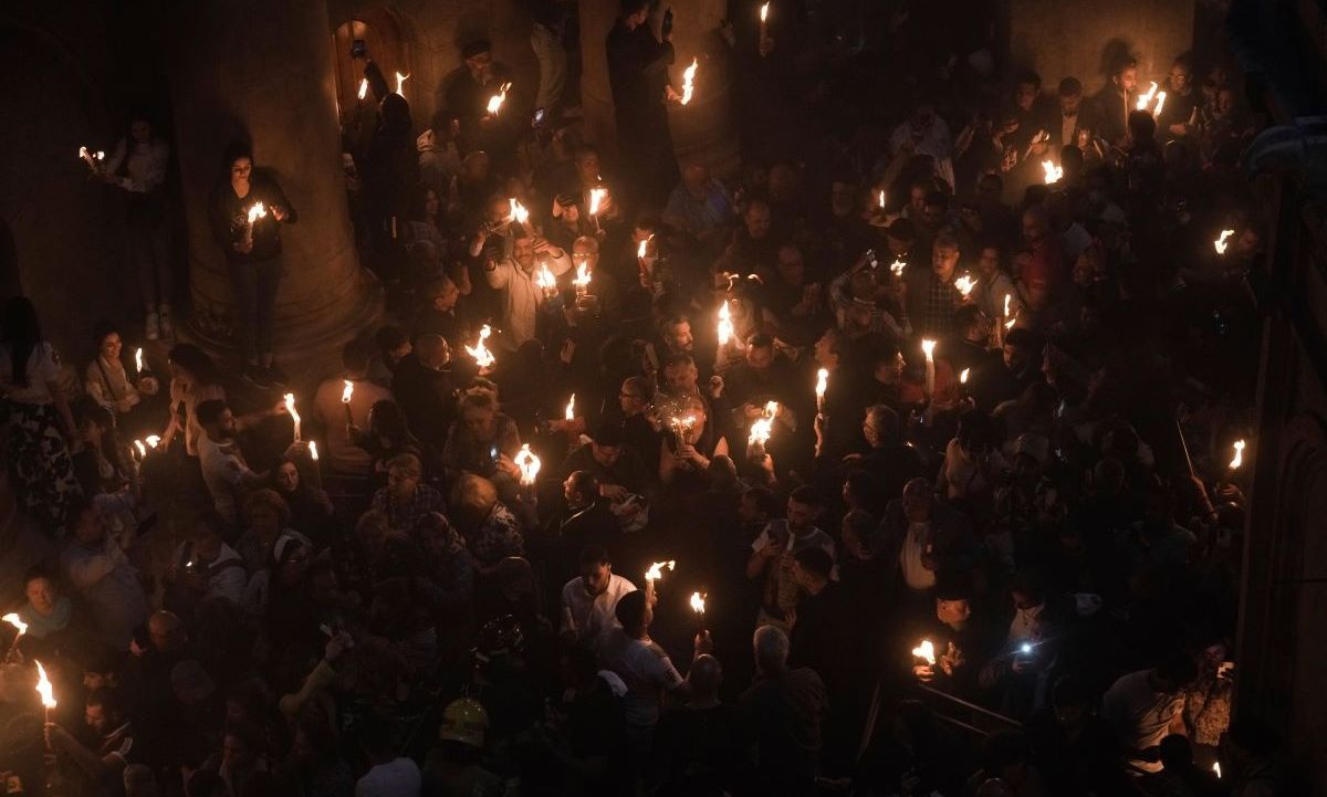 Live H τελετή Αφής του Αγίου Φωτός από τα Ιεροσόλυμα 