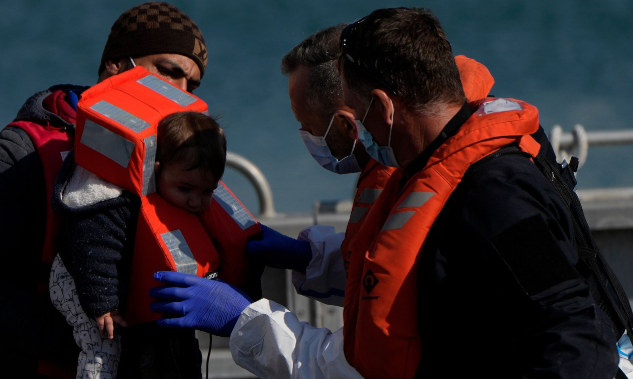 Εντοπίστηκαν δύο σκάφη με 59 μετανάστες στους Καλούς Λιμένες – Επιχειρήσεις διάσωσης από το Λιμενικό