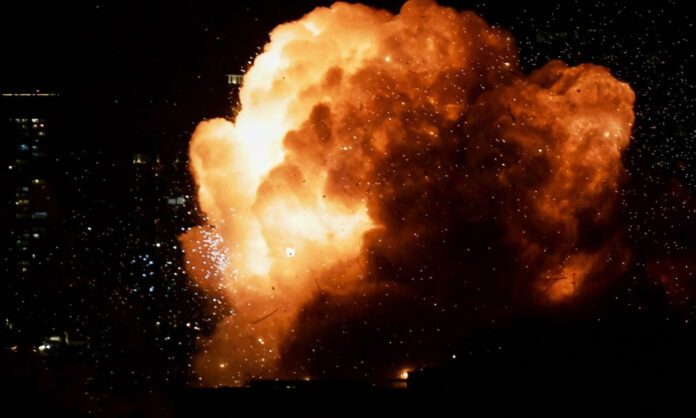 1728663-3c7b75a5-iranian-missile-directly-hits-a-building-in-tel-aviv.jpg