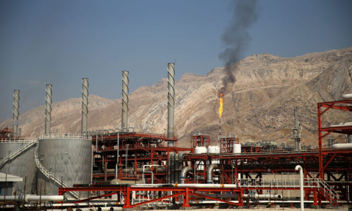 1728811-7532fba7-petrelaio-iran.jpg