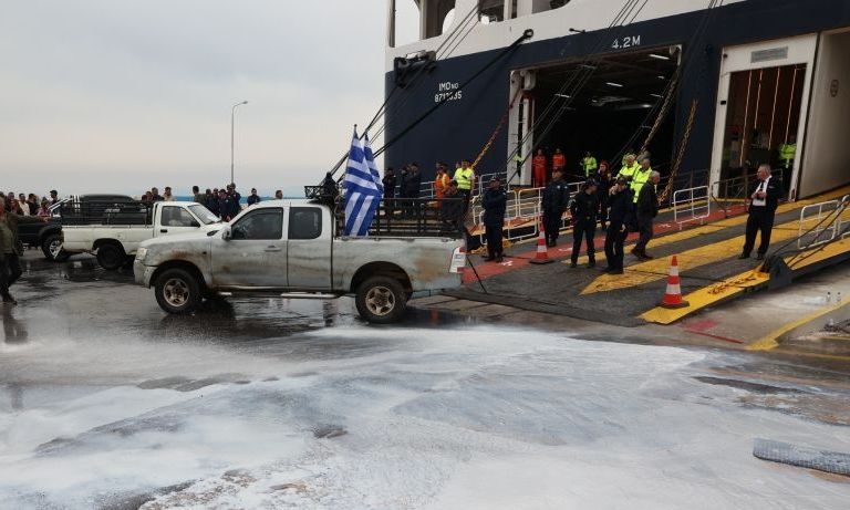 Μυτιλήνη: Δεν υποχωρούν οι κτηνοτρόφοι – Διακοπή δρομολογίων από Τουρκία για το νησί