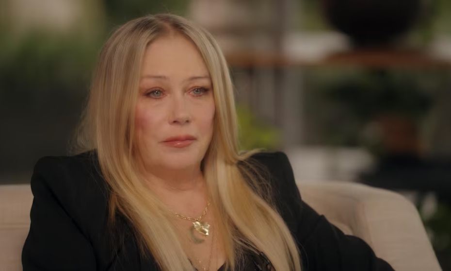 Christina Applegate: Στο νοσοκομείο η ηθοποιός – Η μάχη της με τη σκλήρυνση κατά πλάκας