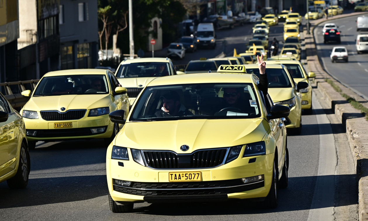 Πειραιά: Σύλληψη 41χρονου οδηγού ταξί – Εντοπίστηκε με πλαστή άδεια οδήγησης