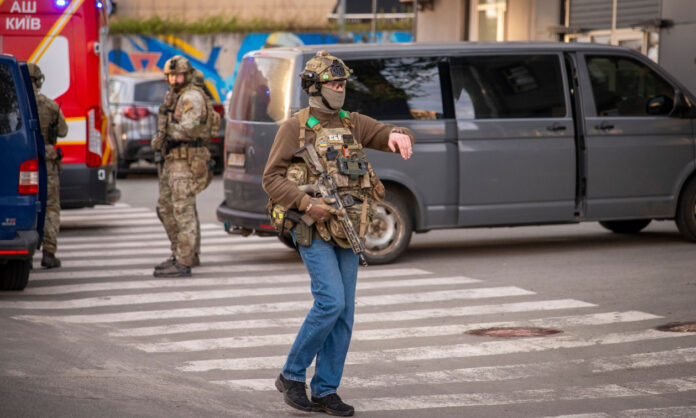 1729970-1a2451b1-kiev-shooting.jpg