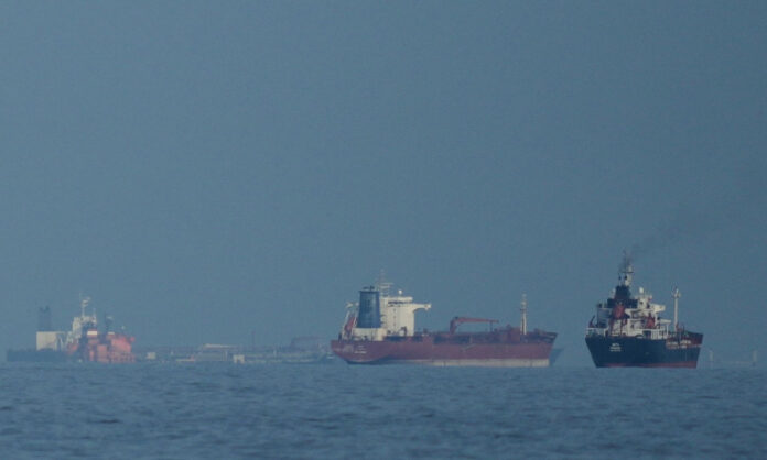 1729977-cabaa86c-strait-of-hormuz-24.jpg