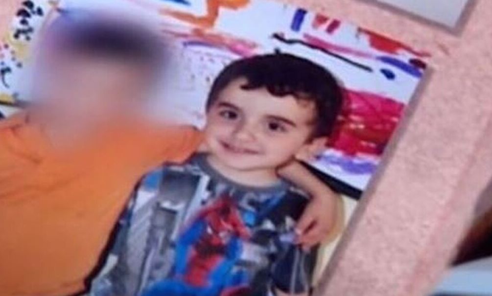 «Τον γύρισα και είδα το αίμα να τρέχει ποτάμι» – Η κατάθεση της μητέρας του 11χρονου Μάριου