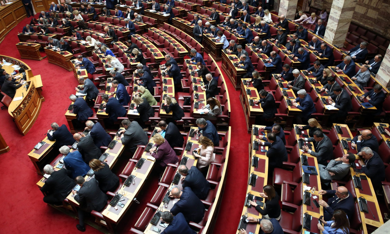 Βουλή: Απουσίες και… λάθη εκ παραδρομής στην ψηφοφορία για τις 13 άρσεις ασυλίας βουλευτών