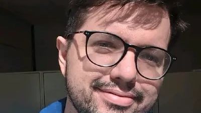 Νεκρός και 12ος επιστήμονας στις ΗΠΑ – Κάηκε μέσα στο Tesla του – Είχε εξαφανιστεί χωρίς κινητό