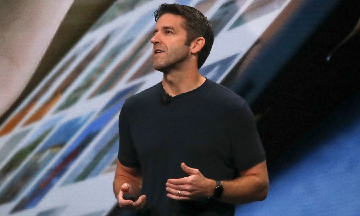 Apple – Τζον Τέρνους: Το μεγάλο στοίχημα του διαδόχου και η «χρυσή» συμβουλή του Στιβ Τζομπς