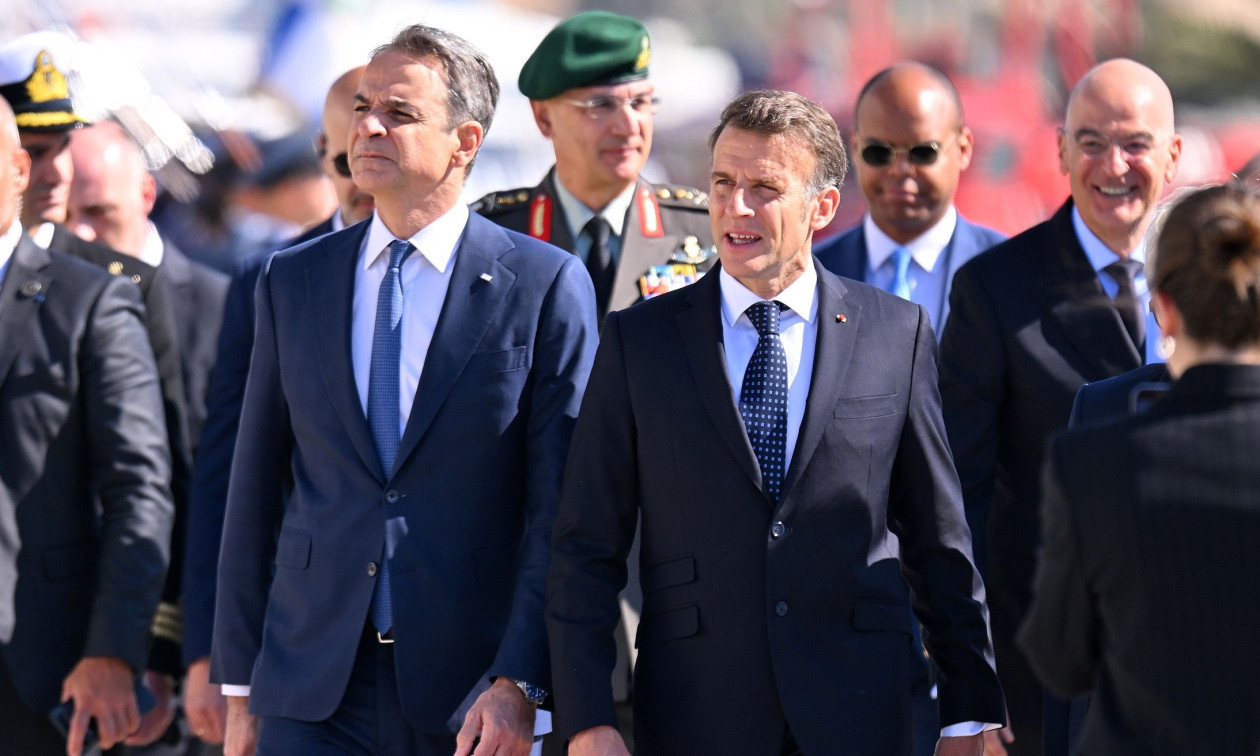 Politico: Ευρωομόλογα και παράταση στην αποπληρωμή του Ταμείου Ανάκαμψης ζητούν Μακρόν – Μητσοτάκης