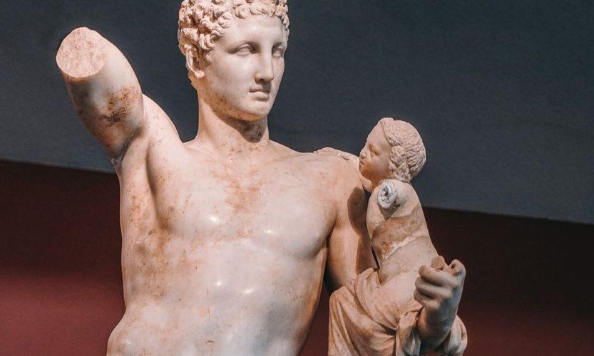 Σαν σήμερα: Η ανακάλυψη που συγκλόνισε την αρχαιολογία – Ο Ερμής του Πραξιτέλη στην Ολυμπία