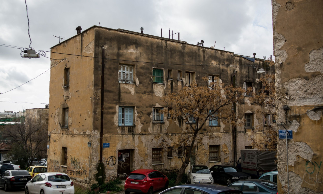 Προσφυγικά: Δεν προχωρά σε κατεδάφιση των κτηρίων η Περιφέρεια