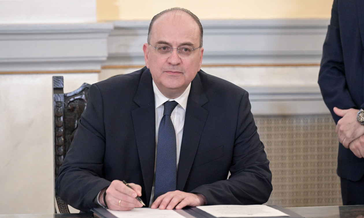 ΠΑΣΟΚ: «Κ. Λαζαρίδη, έχετε γράμμα!» – Σφοδρή αντίδραση στη νέα ανάρτηση του «γαλάζιου» βουλευτή