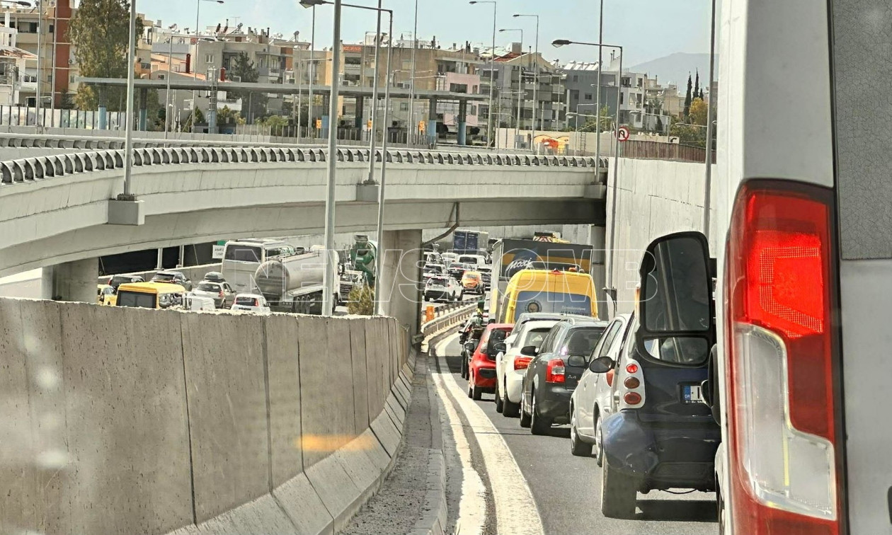 Κίνηση: «Απέραντο» πάρκινγκ η Αττική Οδός – Μεγάλες καθυστερήσεις στον Κηφισό