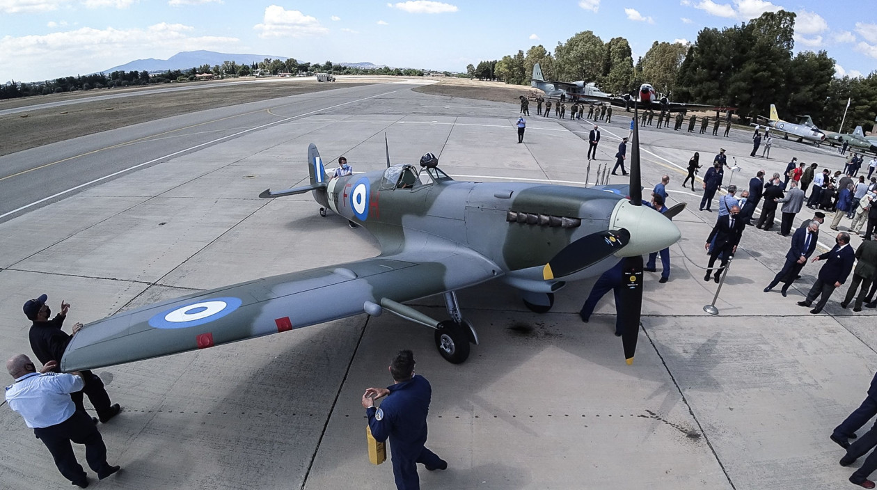 Πέθανε ο Τζορτζ Νταν, ο θρυλικός πιλότος της RAF που είχε φέρει το Spitfire MJ755 στην Ελλάδα