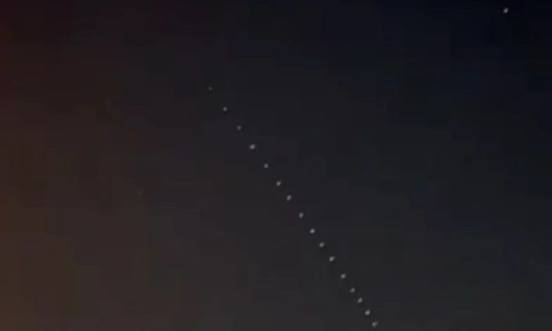 Κύπρος: Δορυφόροι Starlink σχημάτισαν «φωτεινή αλυσίδα» στον ουρανό