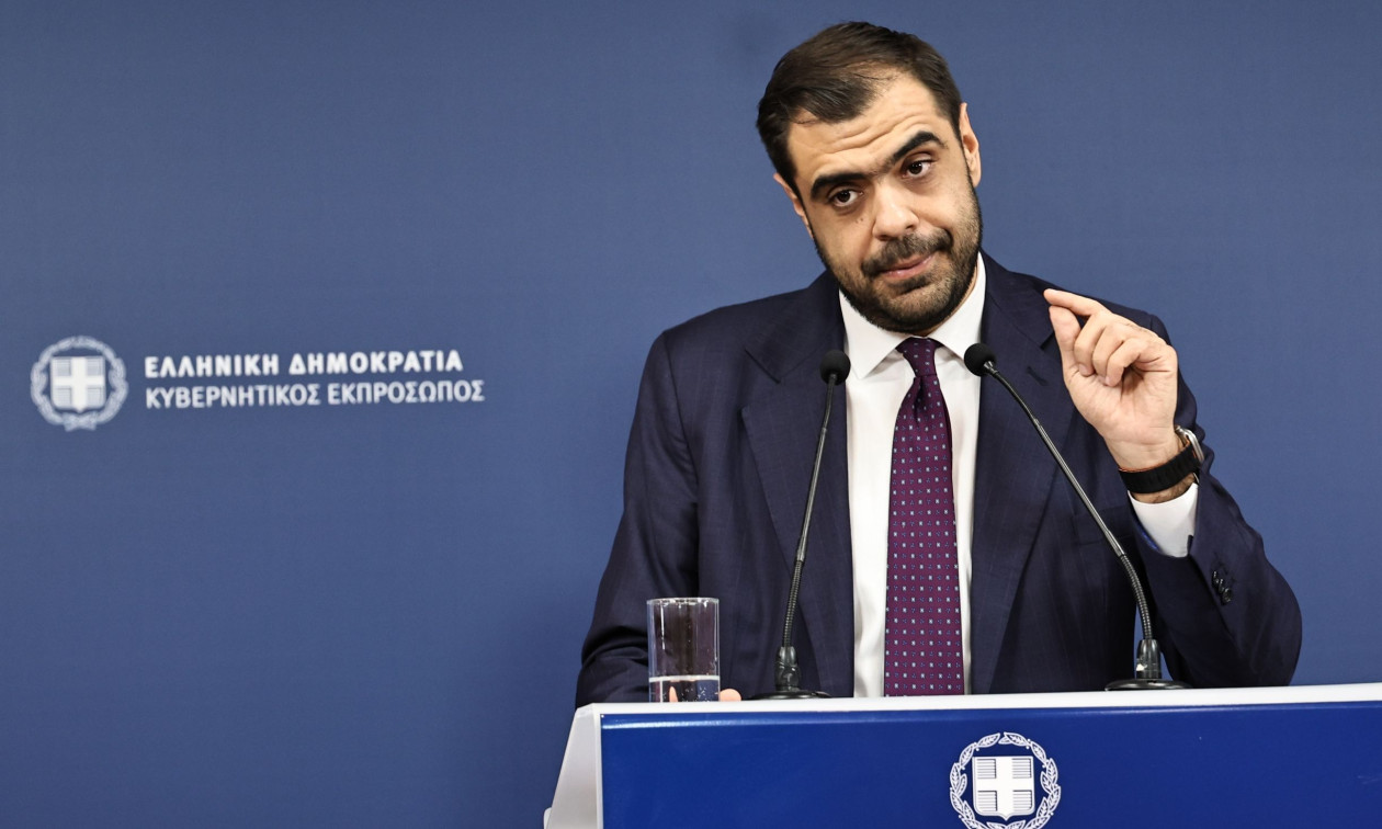 Η ενημέρωση των πολιτικών συντακτών από τον Παύλο Μαρινάκη – LIVE