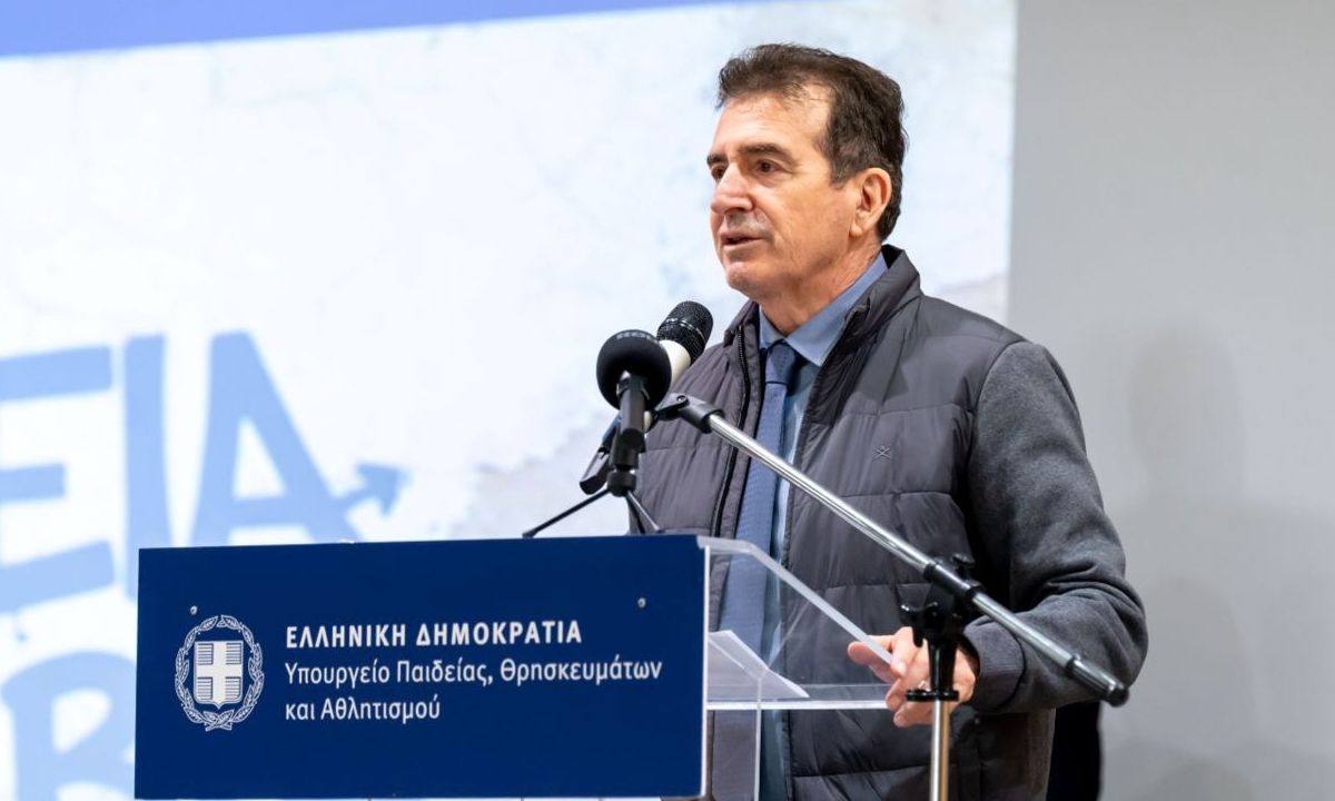 Χρυσοχοΐδης: «Να διαμορφώσουμε όλοι μαζί την κουλτούρα οδικής ασφάλειας»