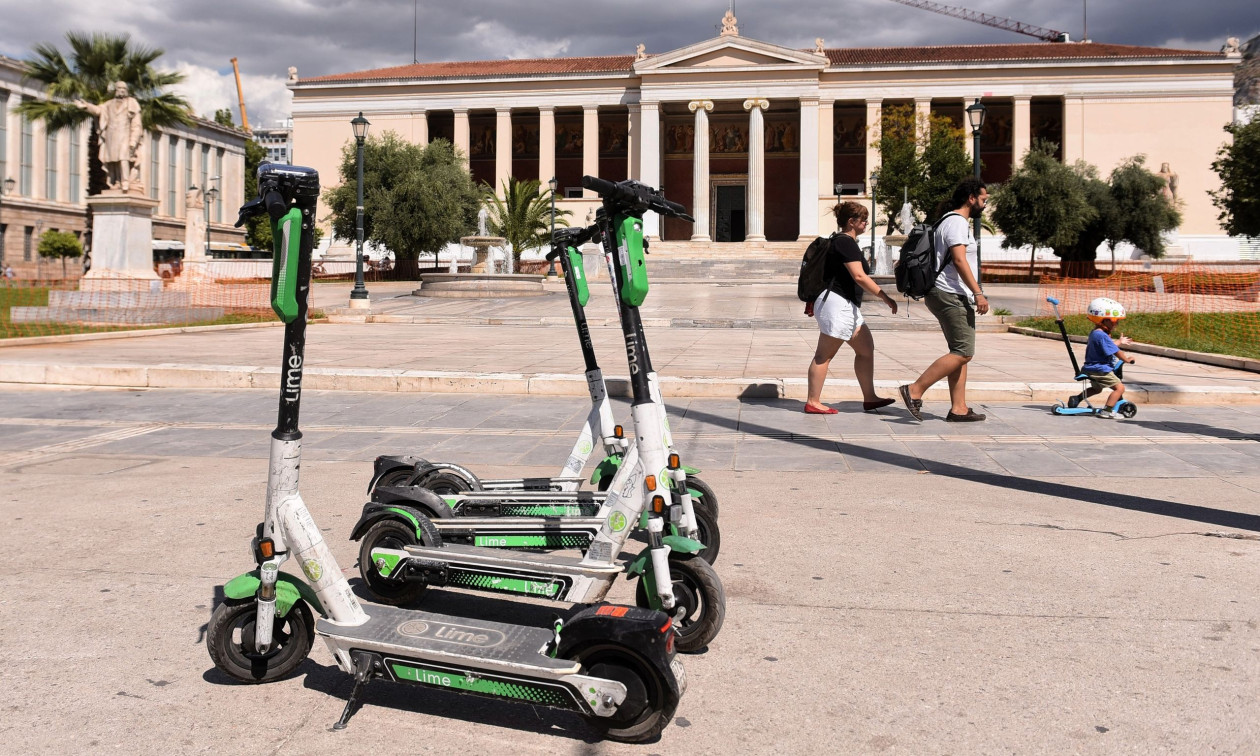 «Πυρά» Μπακογιάννη κατά Δούκα για ηλεκτρικά πατίνια: «Η αδράνεια είναι επιλογή εις βάρος της πόλης»