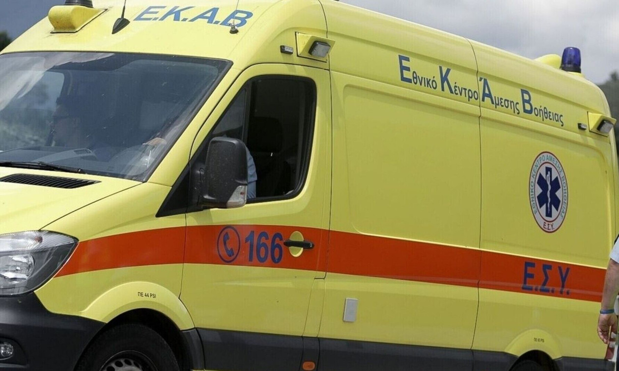 Θεσσαλονίκη: Διασωληνωμένος δόκιμος μοναχός – Άνοιξε την πόρτα ασθενοφόρου και πήδηξε στην άσφαλτο