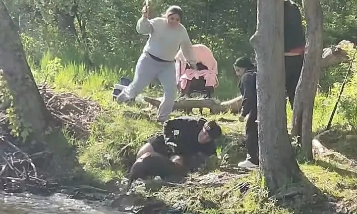 Εφιαλτική συνάντηση για 8χρονο – Λυσσασμένος κάστορας του όρμησε και τον δάγκωσε