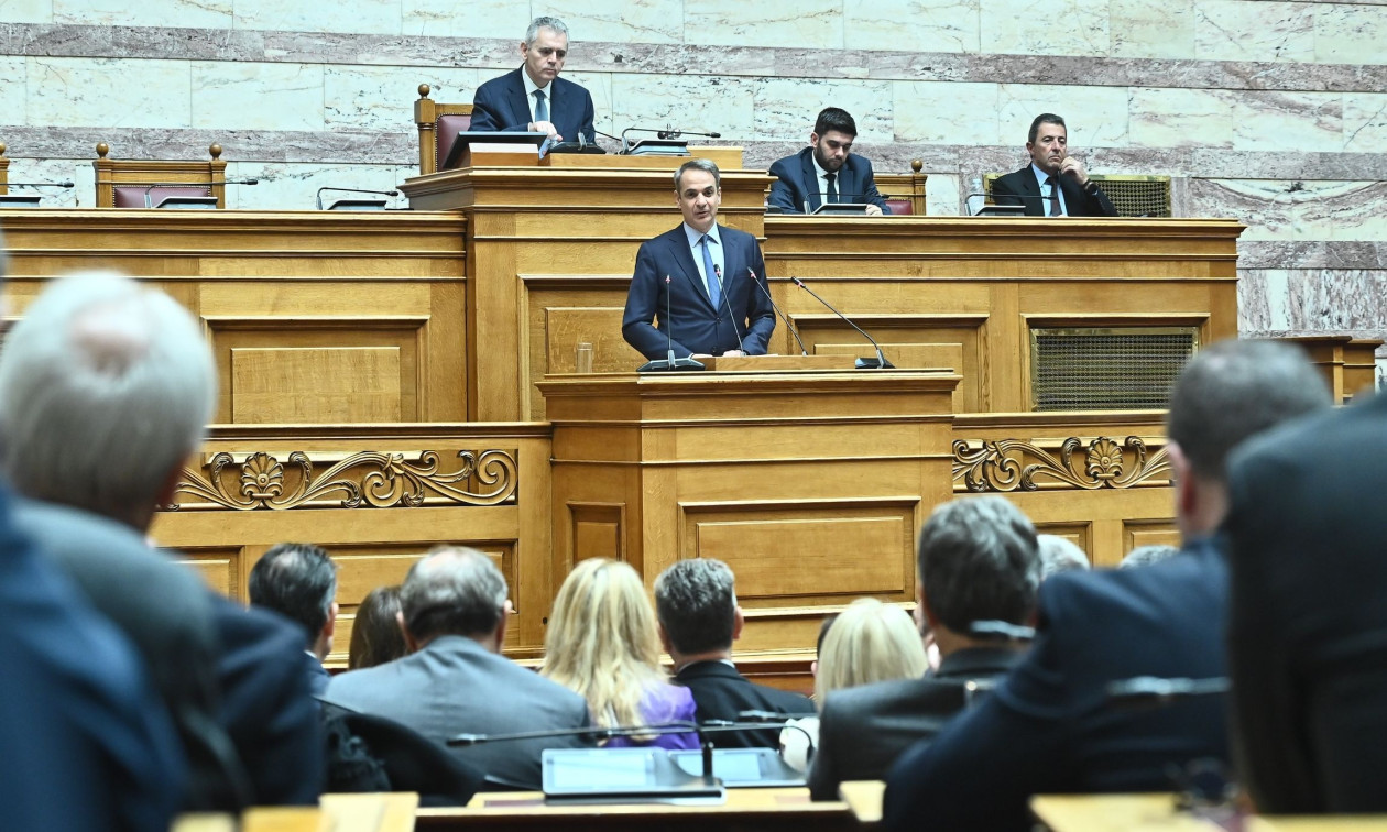Ομιλία Μητσοτάκη στην Κοινοβουλευτική Ομάδα της ΝΔ – Live