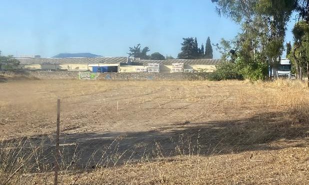 Ακαθάριστα οικόπεδα 2026: Τι ισχύει – Οι προθεσμίες και τα πρόστιμα
