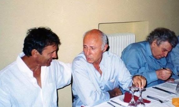 Ο Γιώργος Νταλάρας αποχαιρετά τον Δημήτρη Γκιώνη: «Ζήσαμε μαζί πολλά και μας ένωσαν άλλα τόσα»