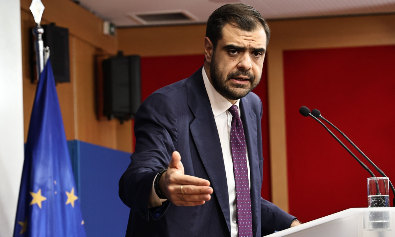 Το σχόλιο Μαρινάκη για το «ιδρώνουμε τη φανέλα» και τις αιχμές Άδωνι σε Δένδια